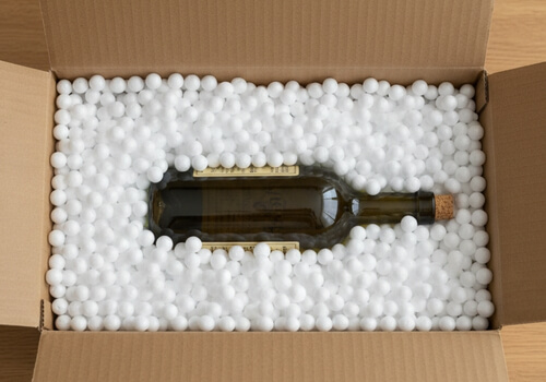 Styropor mit Flasche darin ist zu entsorgen